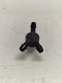 Terugslagklep ruitensproeierslang Nissan 28938-AU300 CK12/ E11/ K12/ P12 Gebruikt.