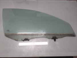 Glass door window, right-hand Nissan Primera P12 80300-AV600 Used part. One holder is missing.