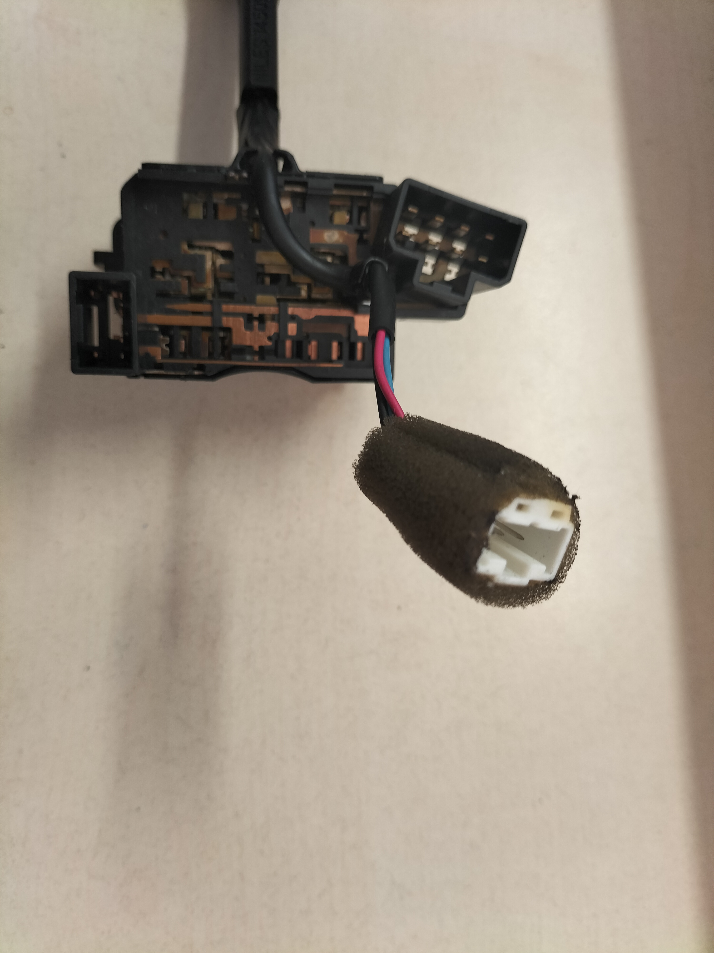 Richtingaanwijzerschakelaar Nissan Almera N15 25540-2N300 (14509) Gebruikt.