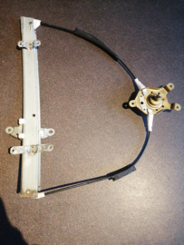 Raammechanisme linksvoor Nissan Sunny N14 80701-50C11 Gebruikt.
