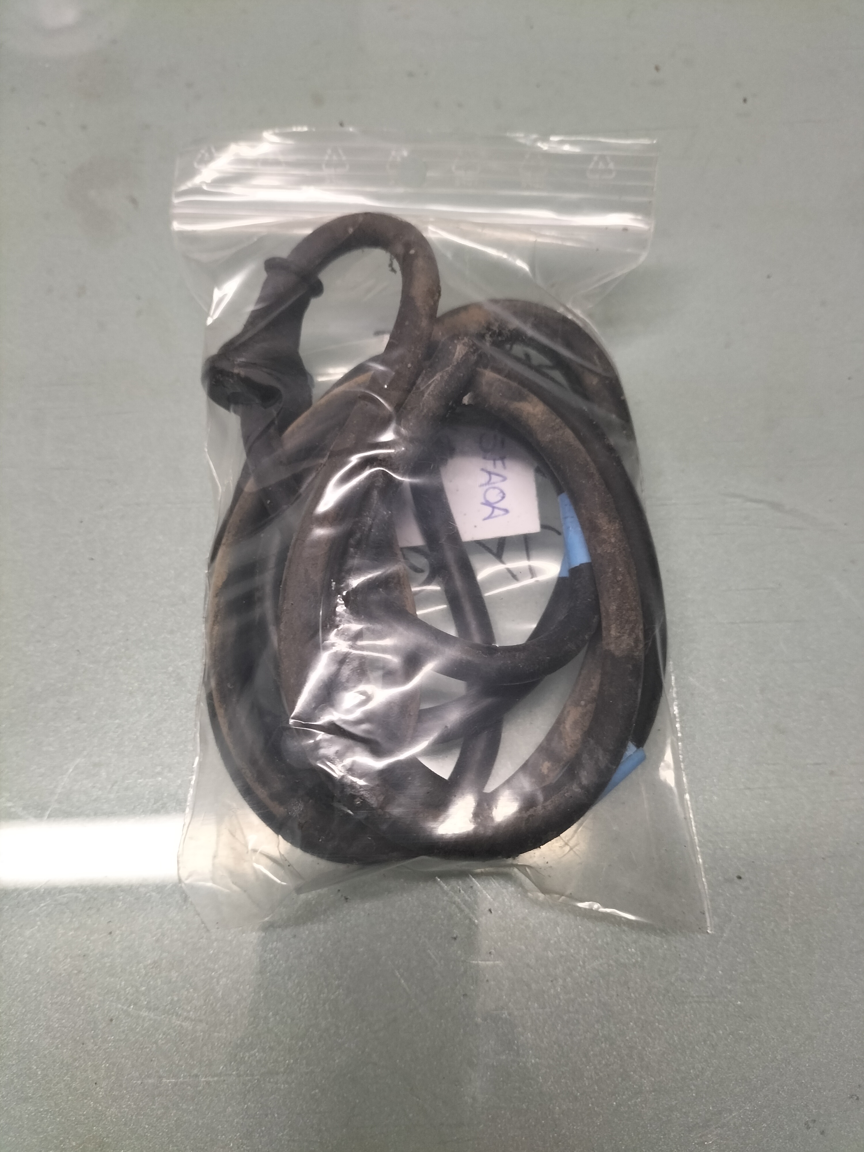 Ruitensproeierslang Nissan Micra K14 28935-5FA0A Type 2 Gebruikt.