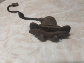 Remklauw compleet linksvoor Datsun Cherry E10 Gebruikt.