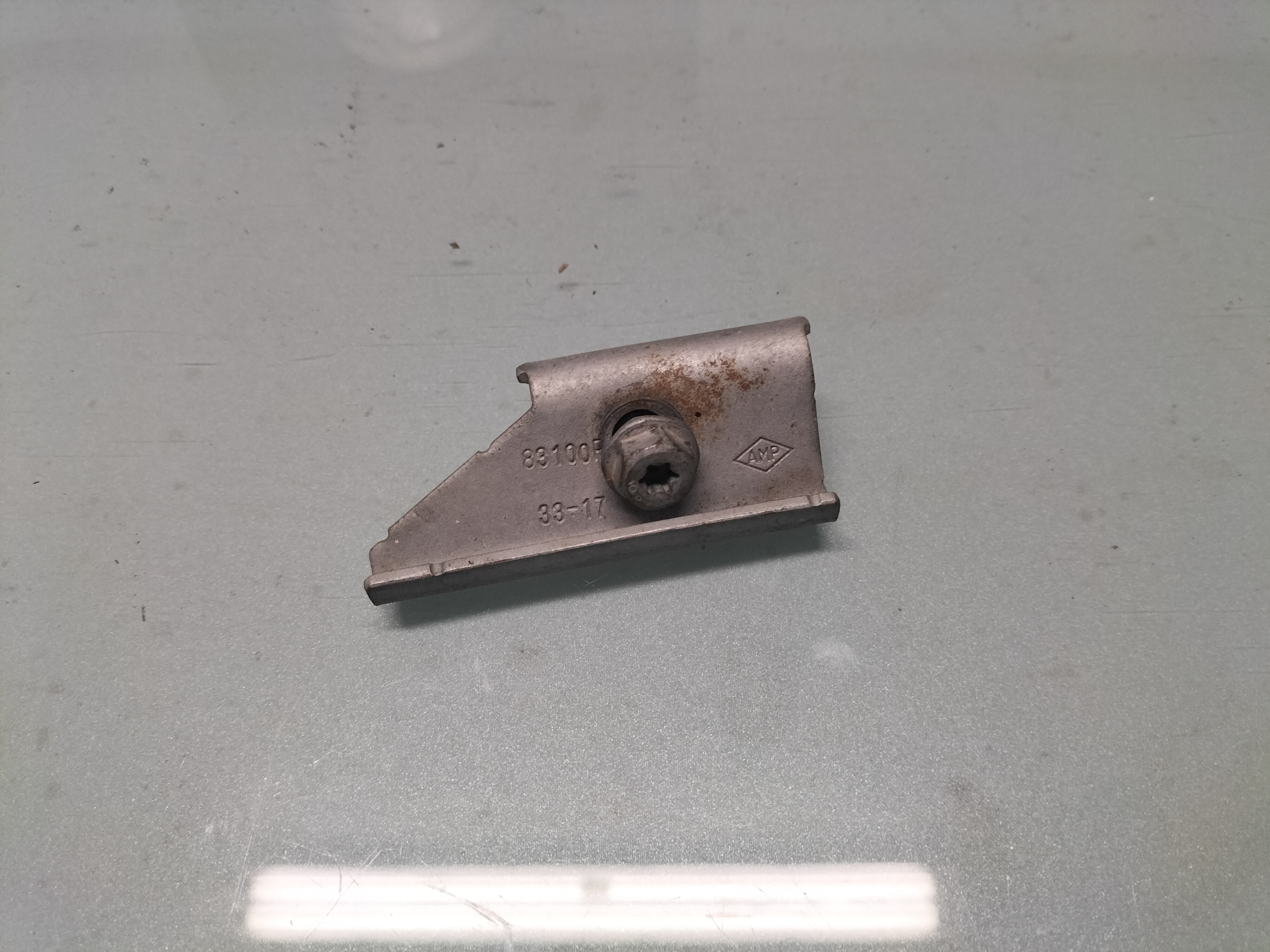 Accu ondersteuning Nissan Micra K14 64138-00Q0B Gebruikt