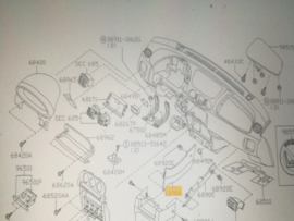 Zijafscherming middenconsole links Nissan Micra K11. 68921-6F700