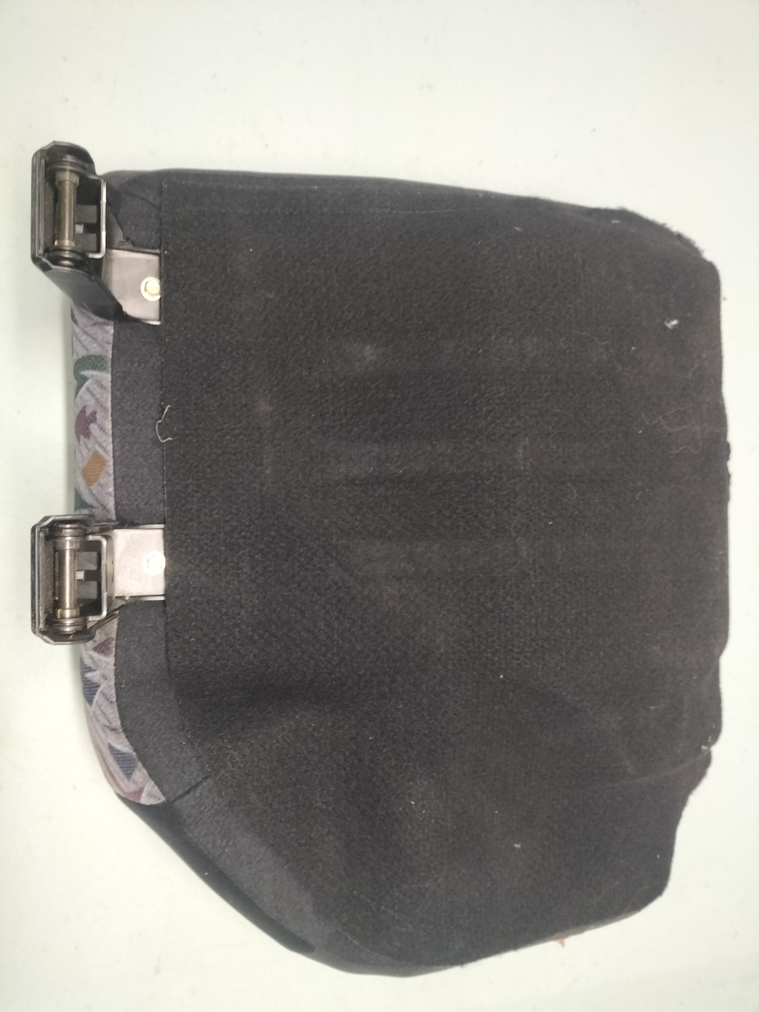 Achterbankzitting rechts Nissan Almera N15 88300-***** Gebruikt.