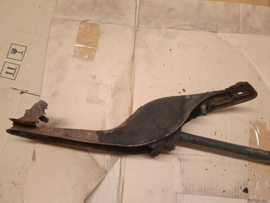 Samenstelling montagesteun trekstang vooras rechts Nissan 280ZX S130 54480-P6500 + 54470-P6500 Gebruikt.