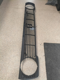 Grille Nissan Cherry N10 62312-M7910 Gebruikt, lichte schade.