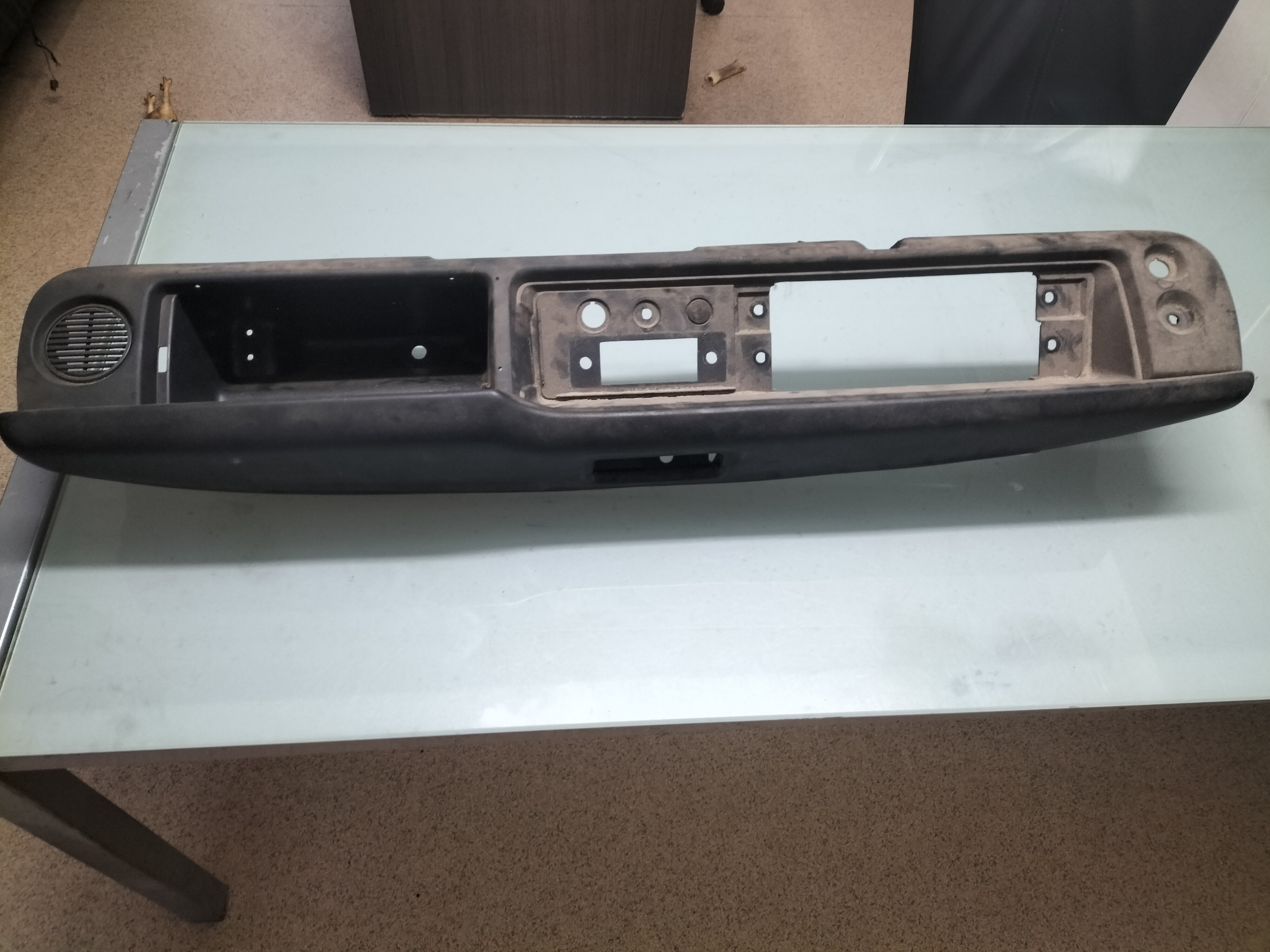 Dashboard Datsun Cherry E10 68102-M1051 Gebruikt.