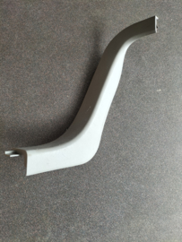 kofferbakstrip links Nissan Primera P11 hatchback 84927-9F601 (84927-2F700) Gebruikt.