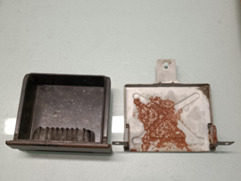 Asbak Nissan 280ZX S130 68800-P7101 Gebruikt.