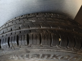 Stalen wiel 7J X 16 met Hankook Vantra LT band 205/75R16 110/108R 40300-0X801 (20251201) Gebruikt.