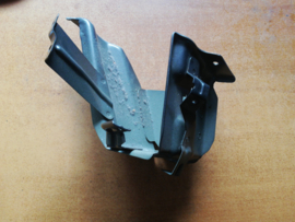 Bevestigingspunt gordel rechtsachter Nissan Primera P11 hatchback 76684-2F730 Gebruikt.