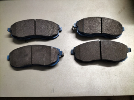 Remblokset vooras Nissan 350Z Z33 D1060-AM80B Origineel.