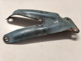 Air cleaner support L16 Datsun Bluebird 710 16573-????? Used part.