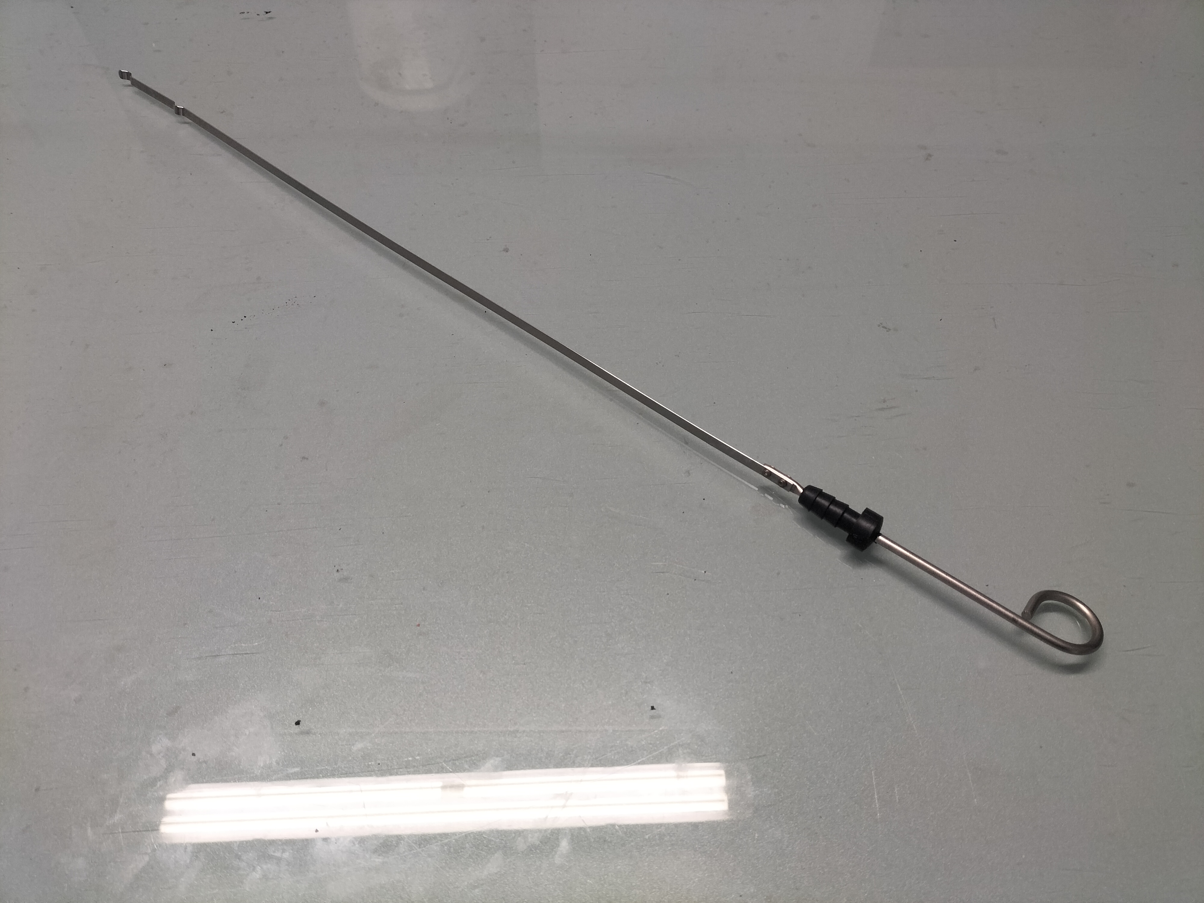 Oliepylstok Nissan 11140-17M03 Origineel.