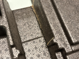 Opbergvak gereedschap links Nissan Qashqai J10 84979-JD000 Origineel. Lichte schade.