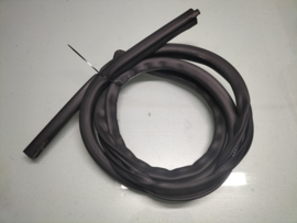Weatherstrip-body side Nissan Primera P12 76921-AV600 Used part