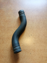 Luchtslang CA20E Nissan Bluebird 16522-D3500 T12/ T72/ U11 Gebruikt.