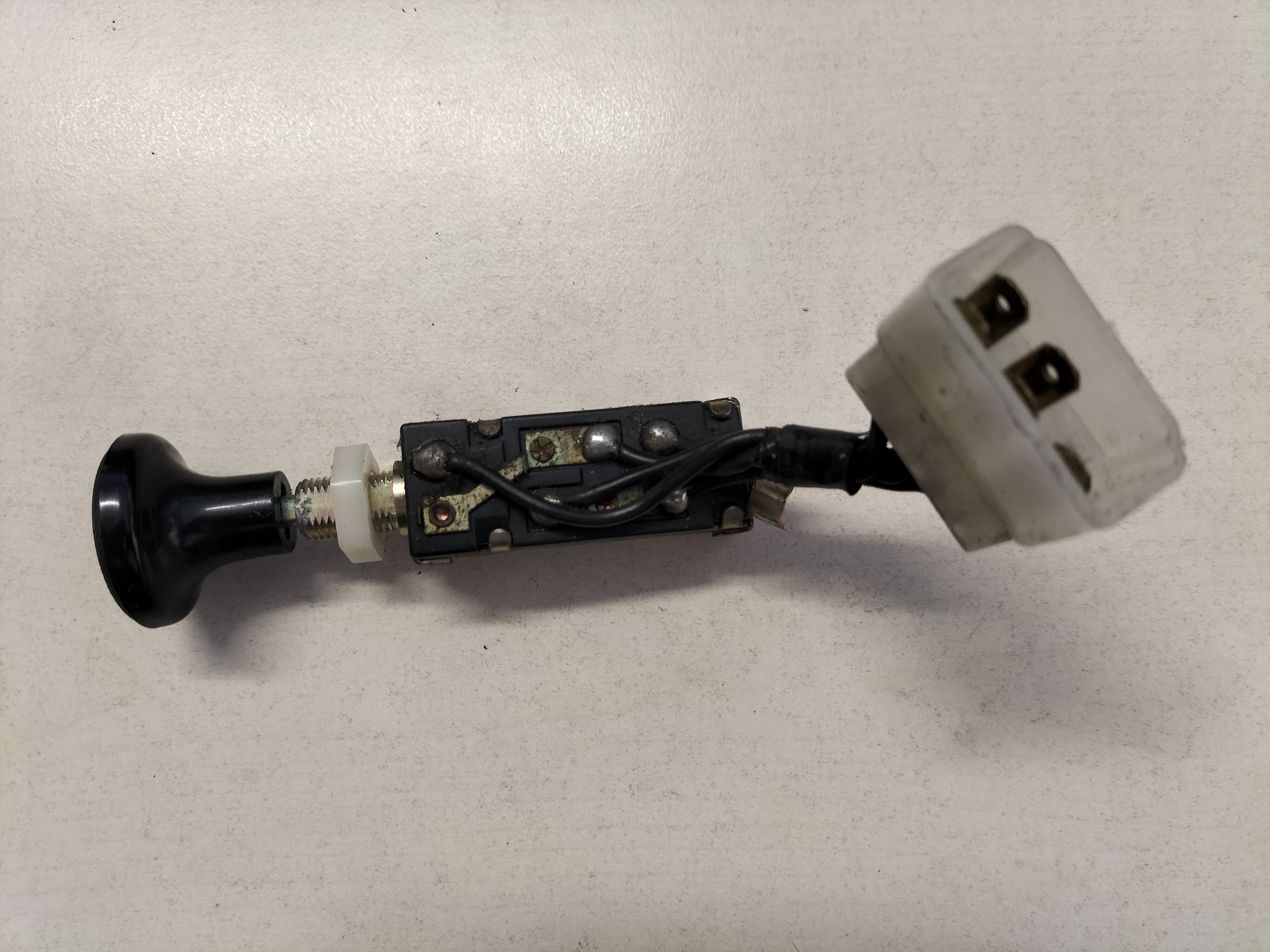 Assy-switch, wiper & washer Datsun Cherry E10 Sedan/ Wagon 25260-M0201 Used part.