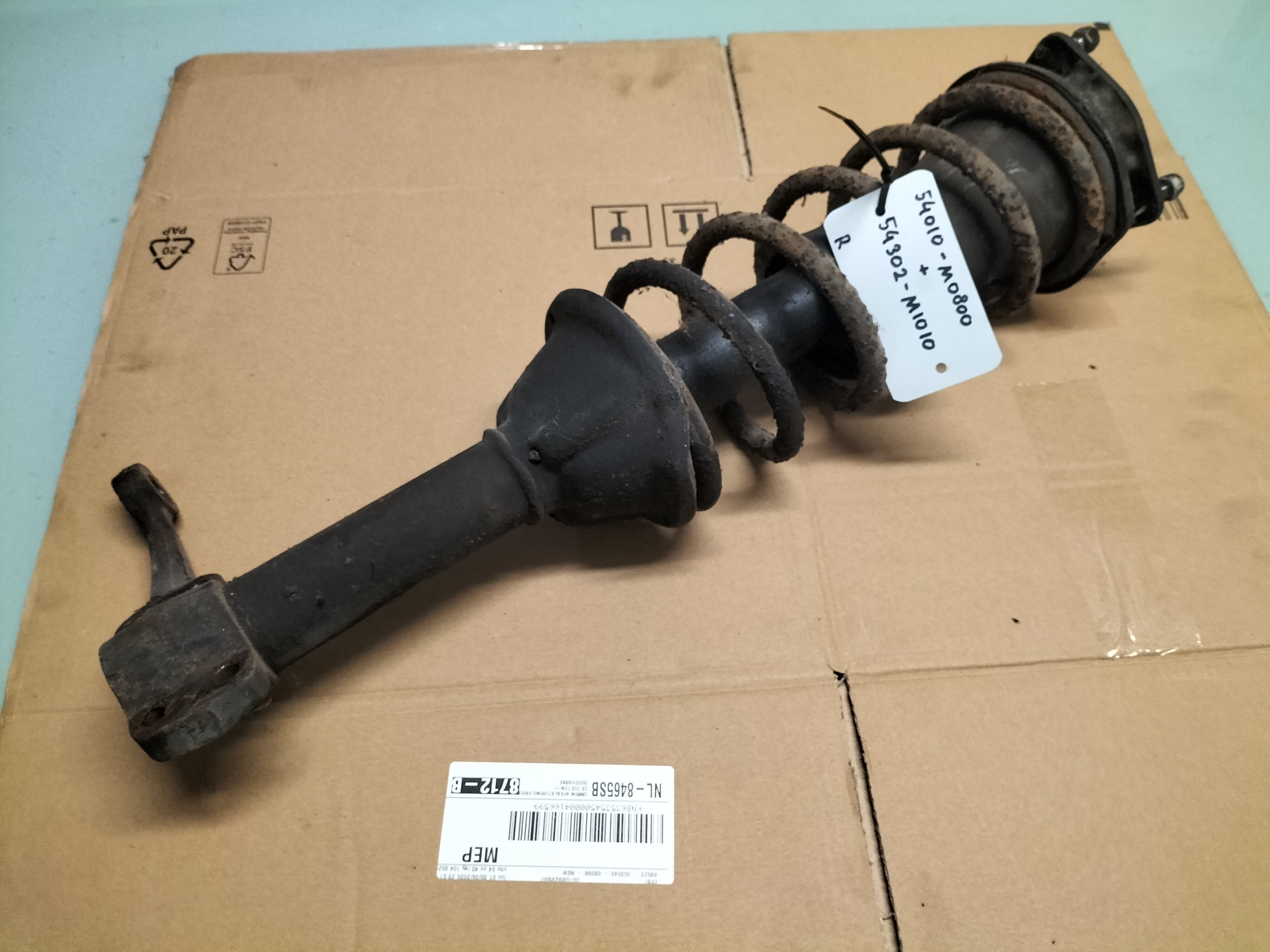 Veerpoot Rechtsvoor Datsun cherry E10 54010-M0800 + 54302-M1010 Gebruikt