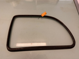 Raamrubber zijraam rechts achter Nissan Micra K11 83330-4F100 Gebruikt.
