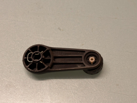 Handle door window Nissan 80760-44F10 B13/ K10/ N14/ W10/ Y10 Gebruikt. Little damage.