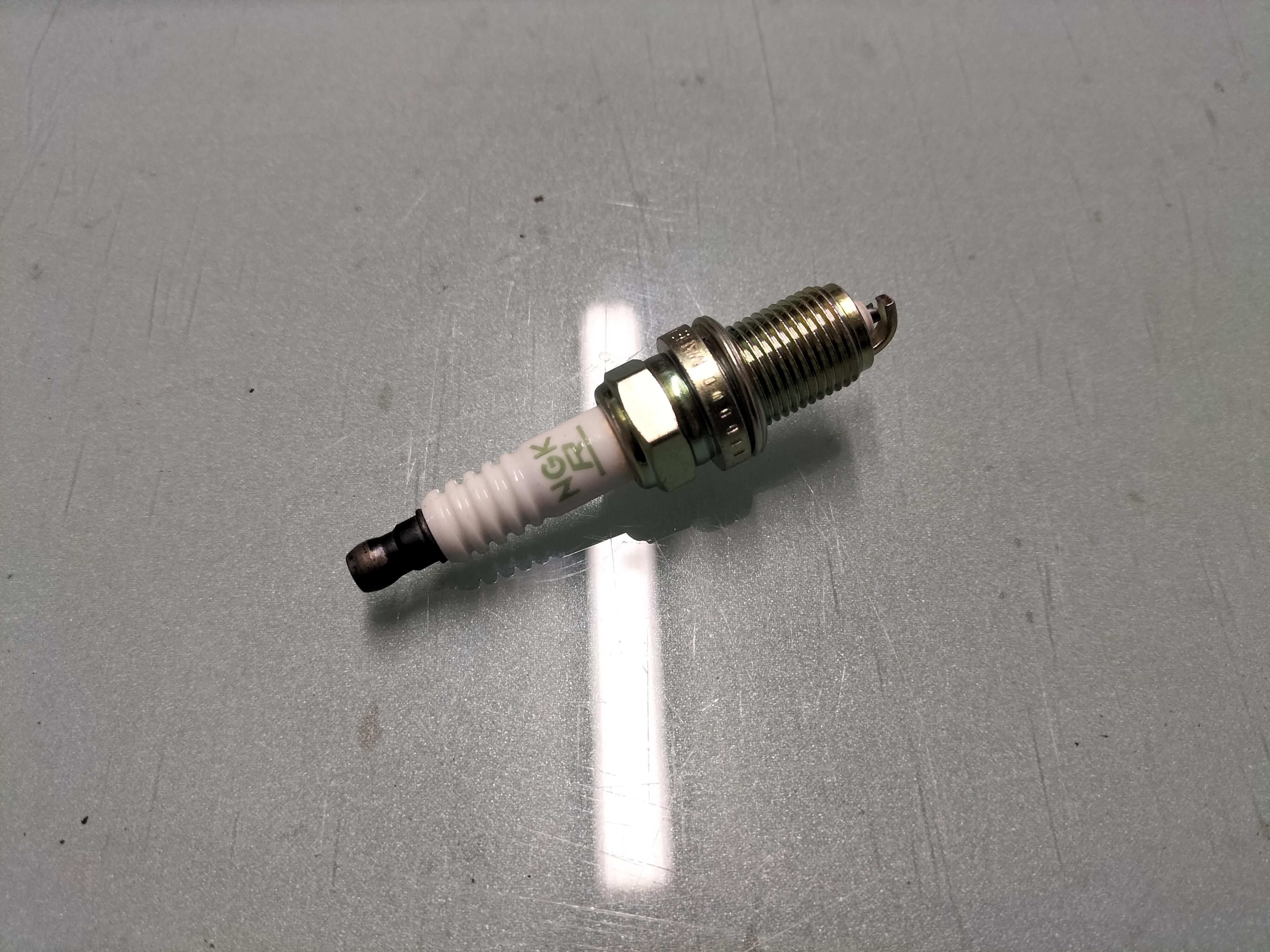 Bougie Nissan 22401-53J04 ( BKR4EY ) Origineel.