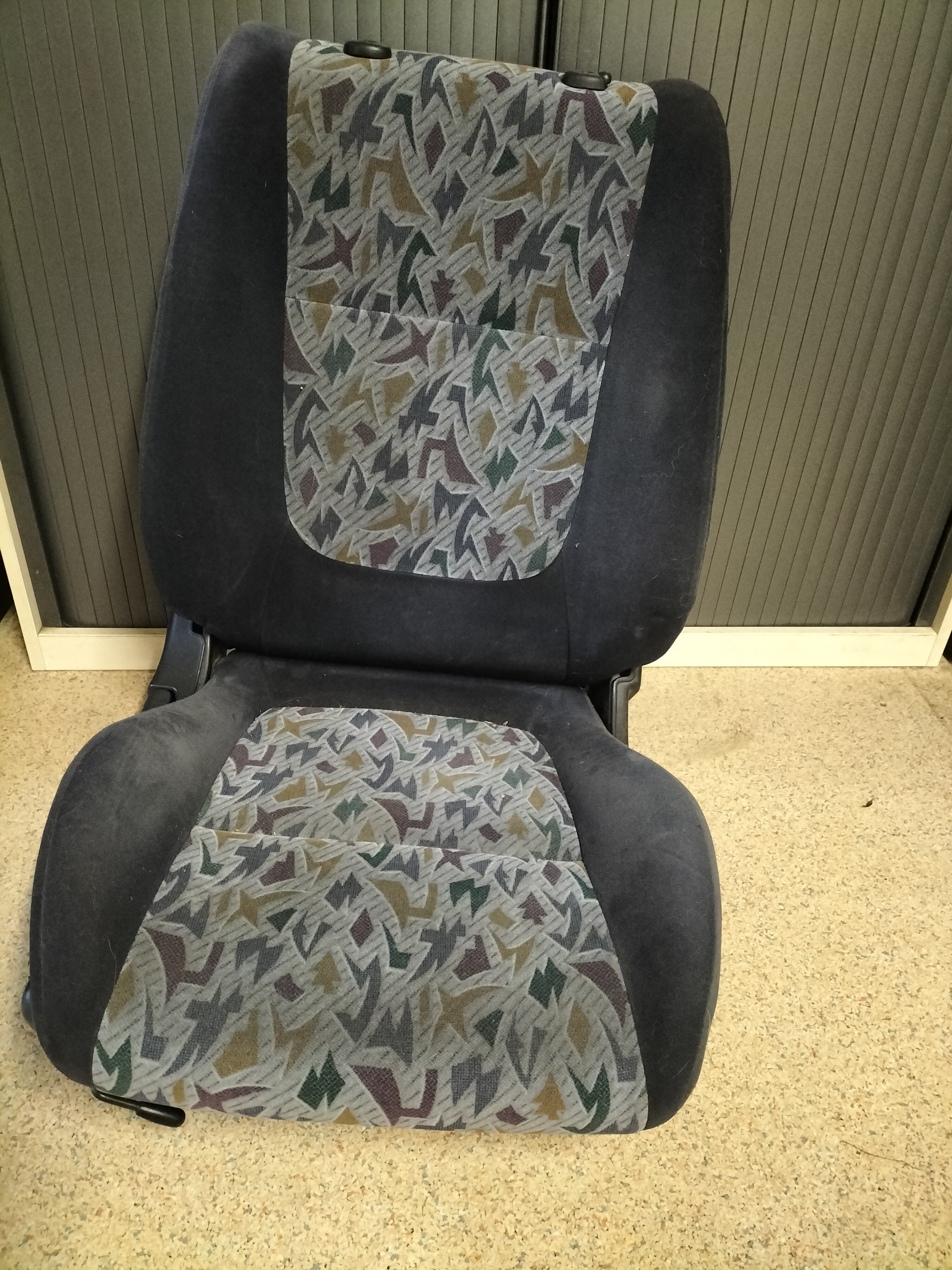 Bijrijdersstoel Nissan Almera N15 87000-***** Gebruikt.