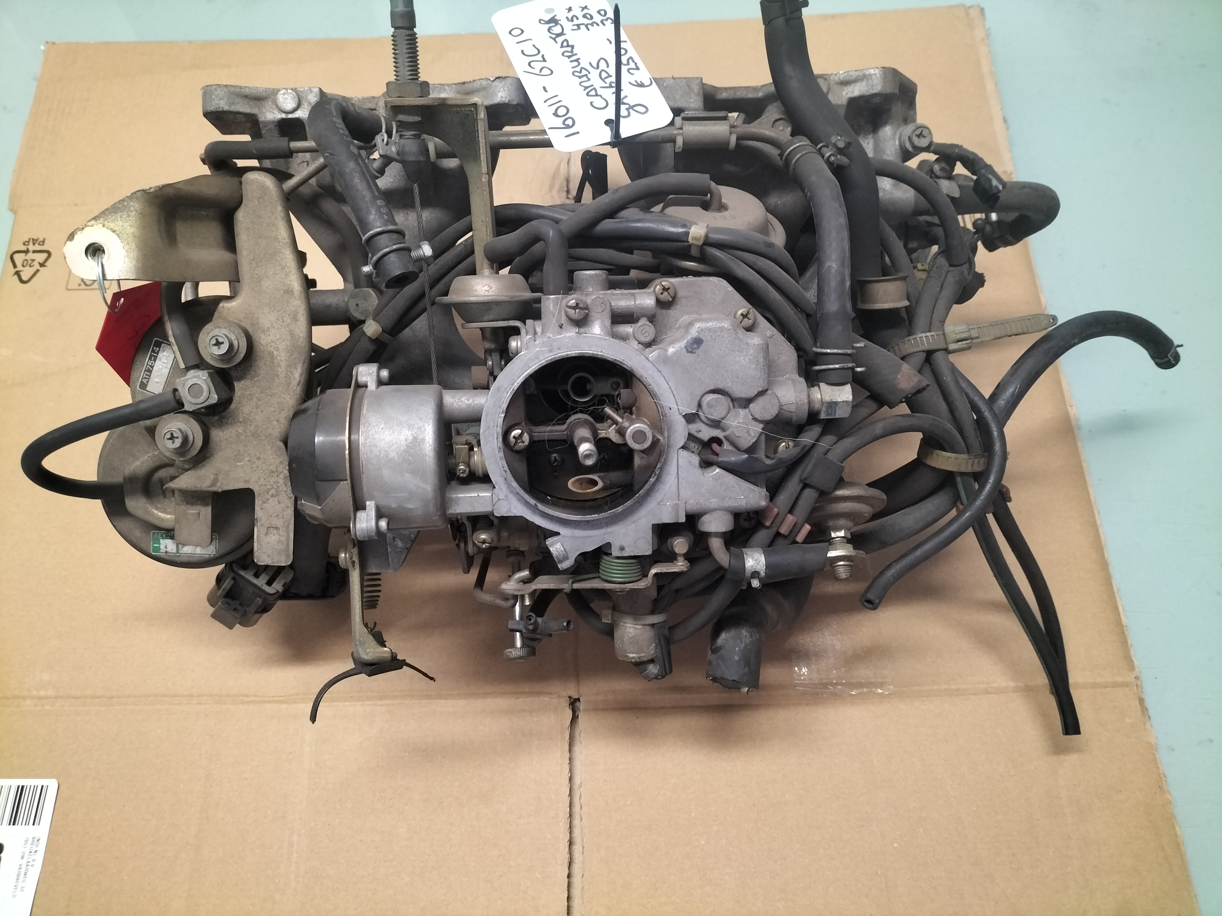 Carburator (GA16DS) Nissan 16011-62C10 Used part
