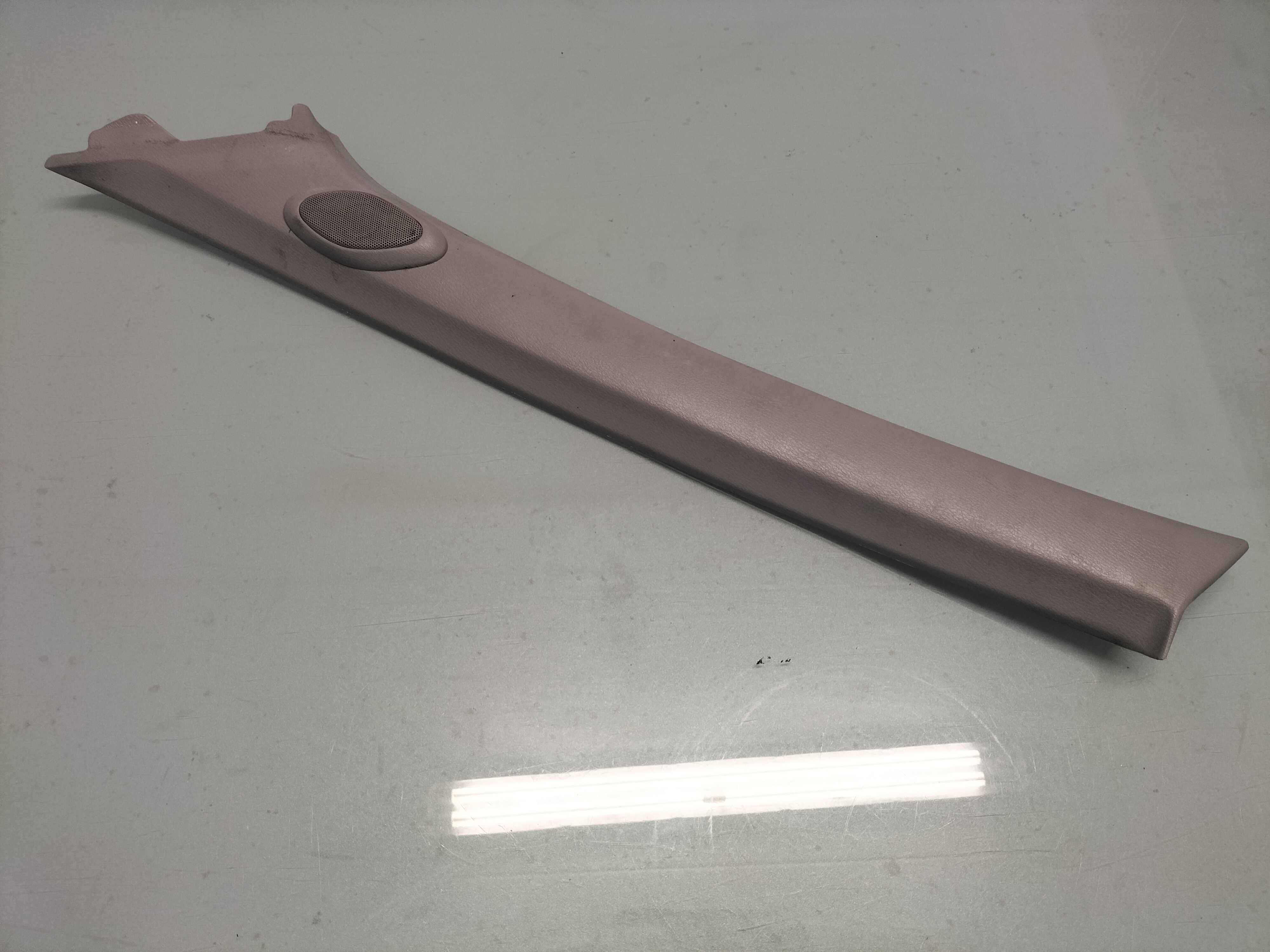 Garnish front pillar, left-hand Nissan Almera N15 76912-2N310 Used part.