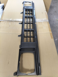 Grille front Nissan King Cab D21 62310-31G00 New.