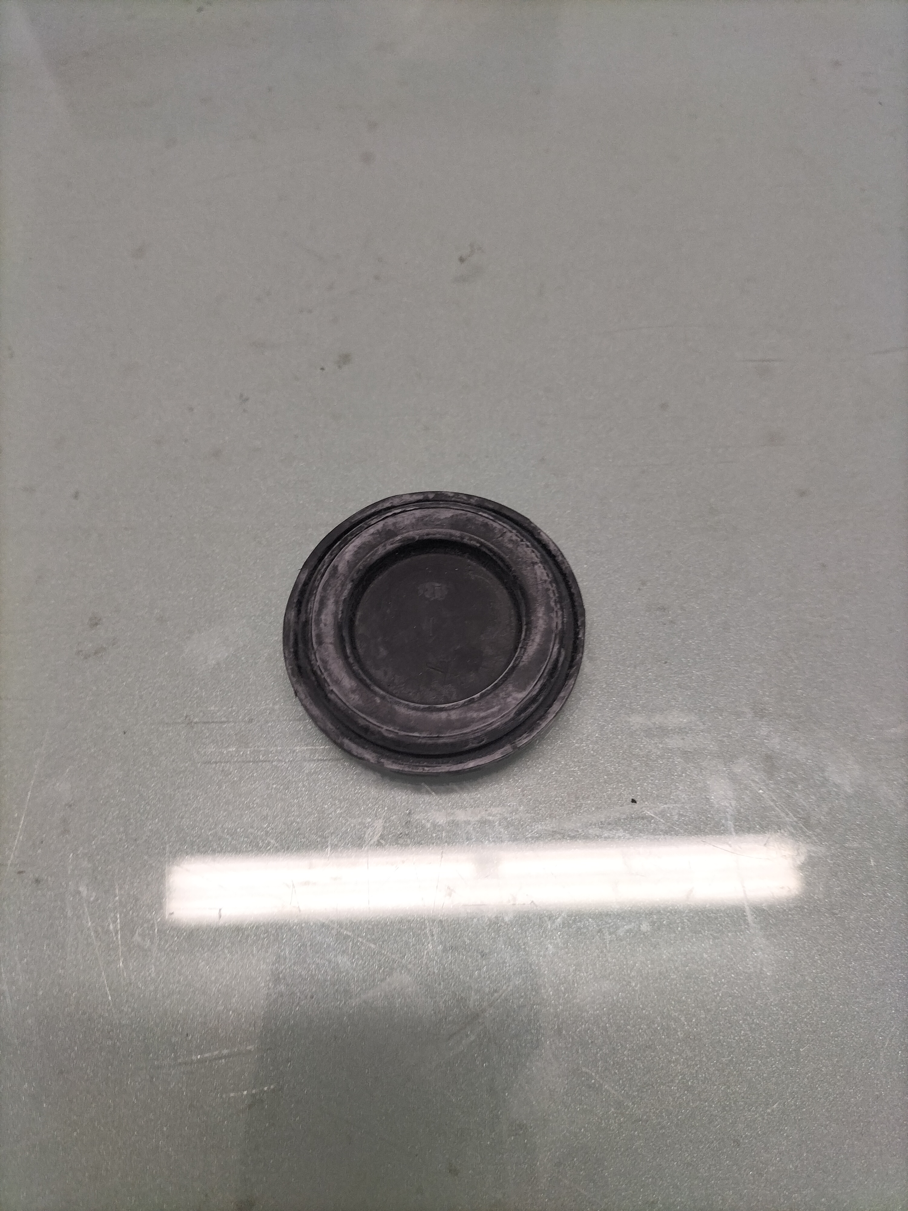 Rubber Nissan 01658-00951 Original