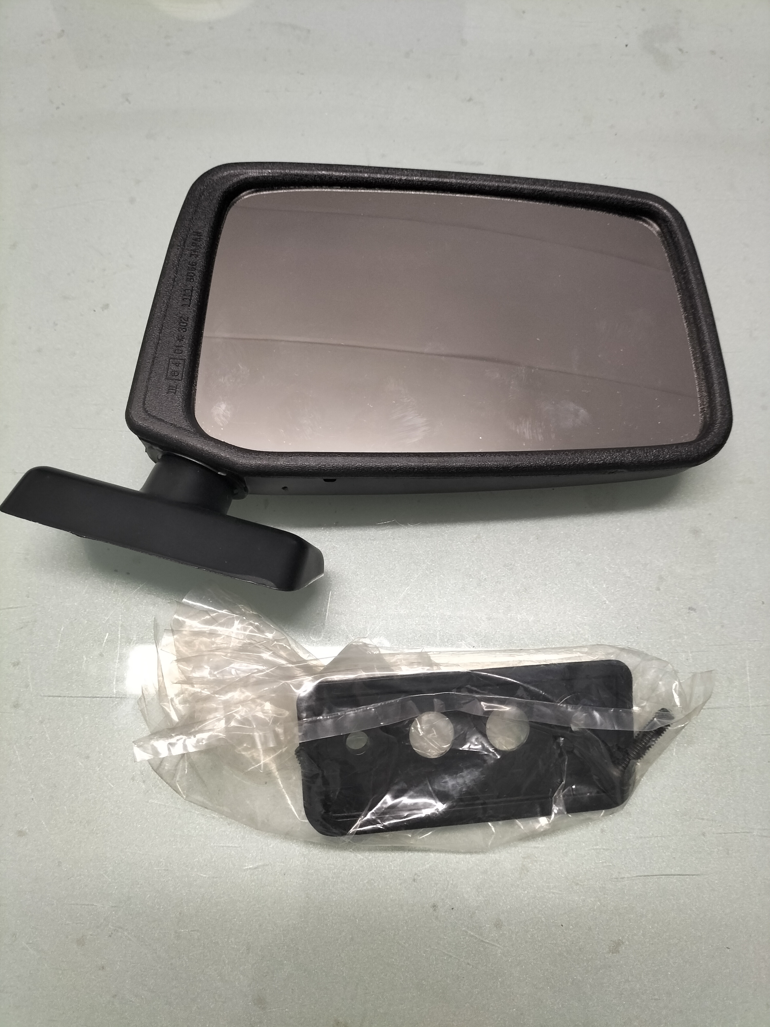 Mirror-side Nissan 96301-C8210 Original