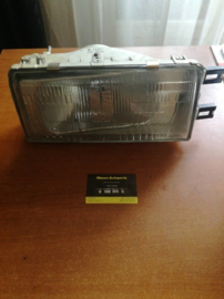 Koplamp Nissan Bluebird U11. rechts. 26015-13E00