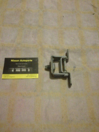 Achterklepscharnier Nissan Micra K11 90400-4F130 Gebruikt.