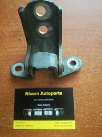 Deurscharnier voorportier linksboven/rechtsonder Nissan Almera N15 / Nissan Terrano R50 80401-1M200