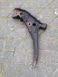 Arm lower, right-hand Nissan Bluebird T72 54570-Q9000 Used part.