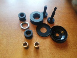 Ruitenwissermotor achter Nissan Patrol 160 28700-C6100 Origineel.
