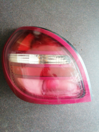 Achterlicht links Nissan Almera N16 26555-BN026 (26555-BN011) Gebruikt.