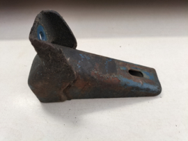 Motorsteun links A12 Datsun Sunny B110 11222-H1001 Gebruikt.