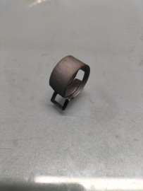 Clamp Nissan 16439-V5004 Used part.