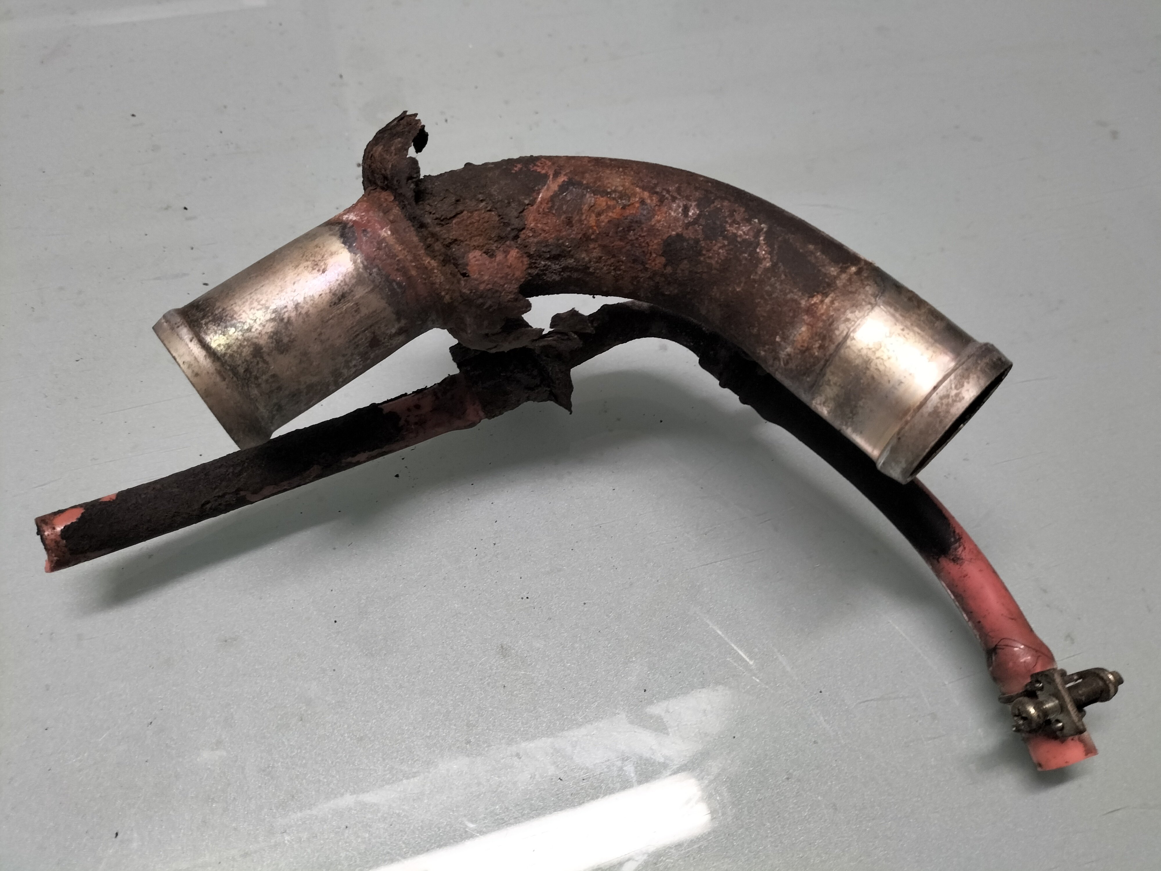 Brandstofpijp Datsun cherry E10 17210-M0202 Gebruikt