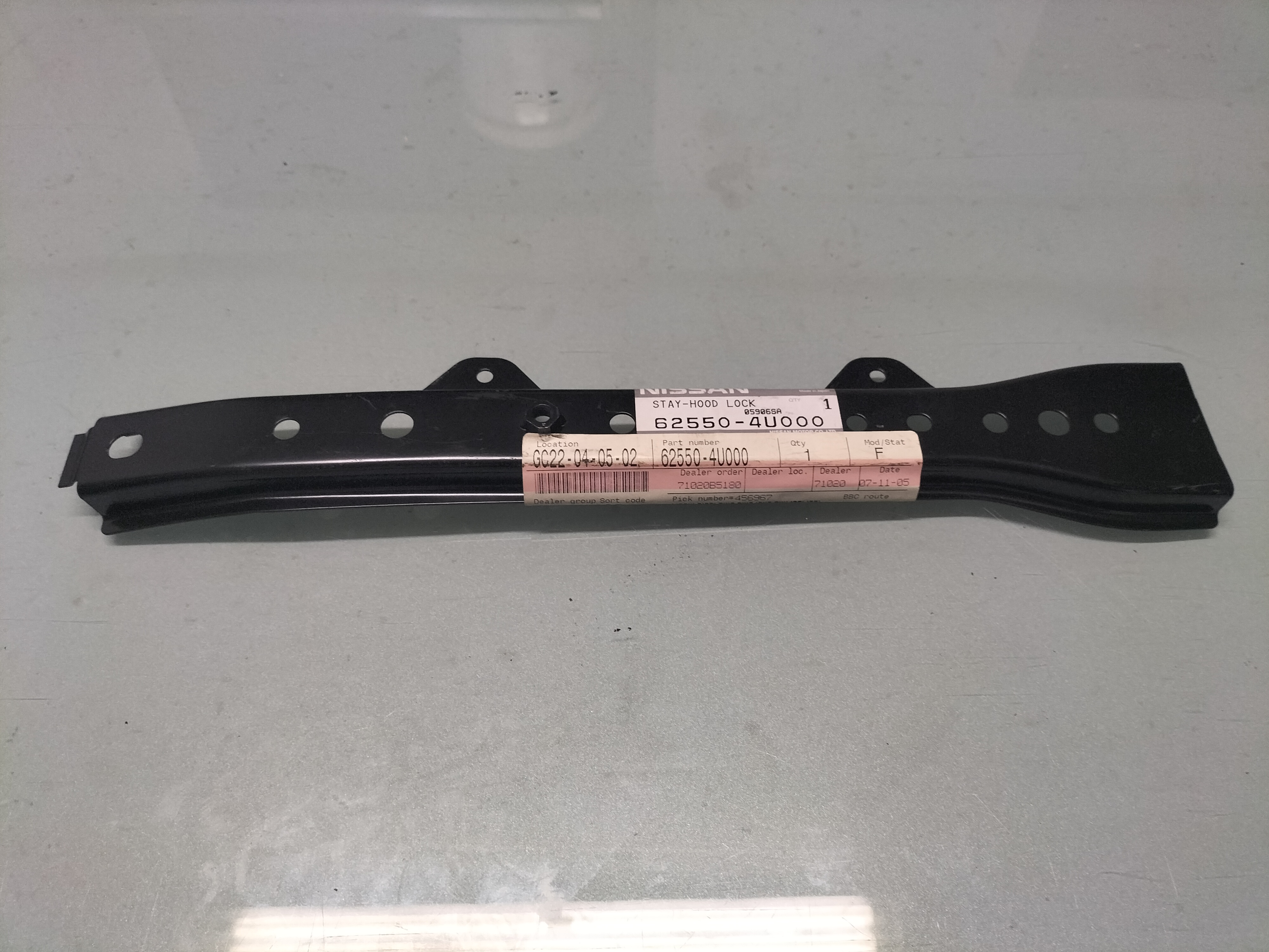 Vertikale steun radiateurframe Nissan 62550-4U000 Origineel.