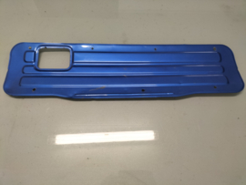 Afdekkap achterklep Nissan Micra K11 90900-0U830 Kleur: BV4 Gebruikt.