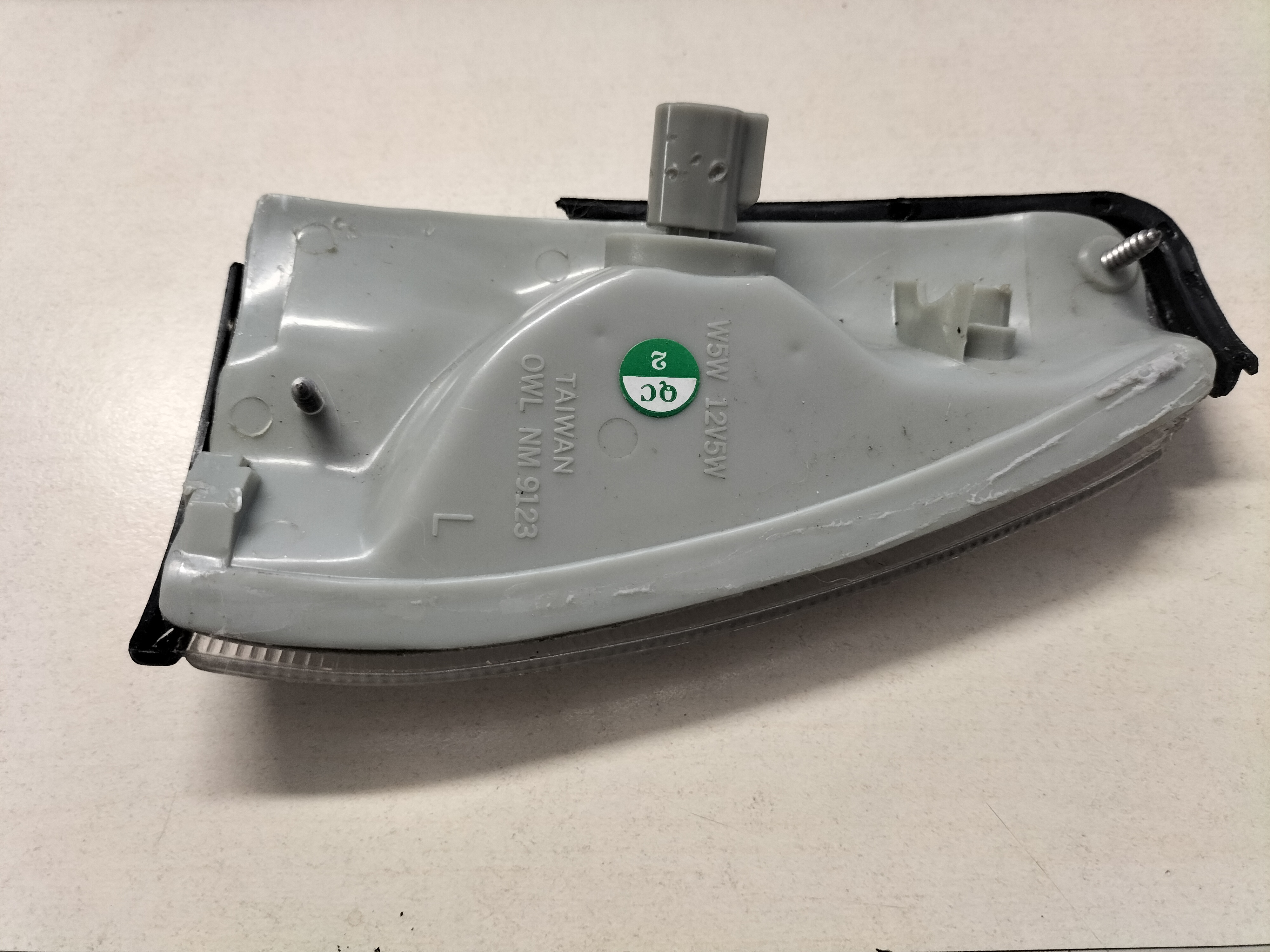Lamp clearance, left-hand Nissan Micra K10 26175-22B00 Little damage.