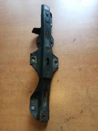 Vertikale steun radiateurframe Nissan Bluebird T12/ T72 62550-D4000 Gebruikt.