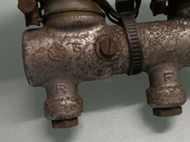 Hoofdremcilinder Nissan 280ZX S130 46010-P9100 Gebruikt.