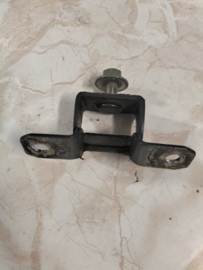 Achterklepscharnier Nissan 90400-1KA0A F15/ K14 Gebruikt.