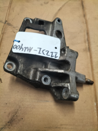 Bracket-engine mounting Nissan Primera P12 11231-AU400 Used part.