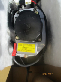 Veiligheidsgordelspanner linksvoor Nissan Patrol Y61 86885-VC005 Origineel.